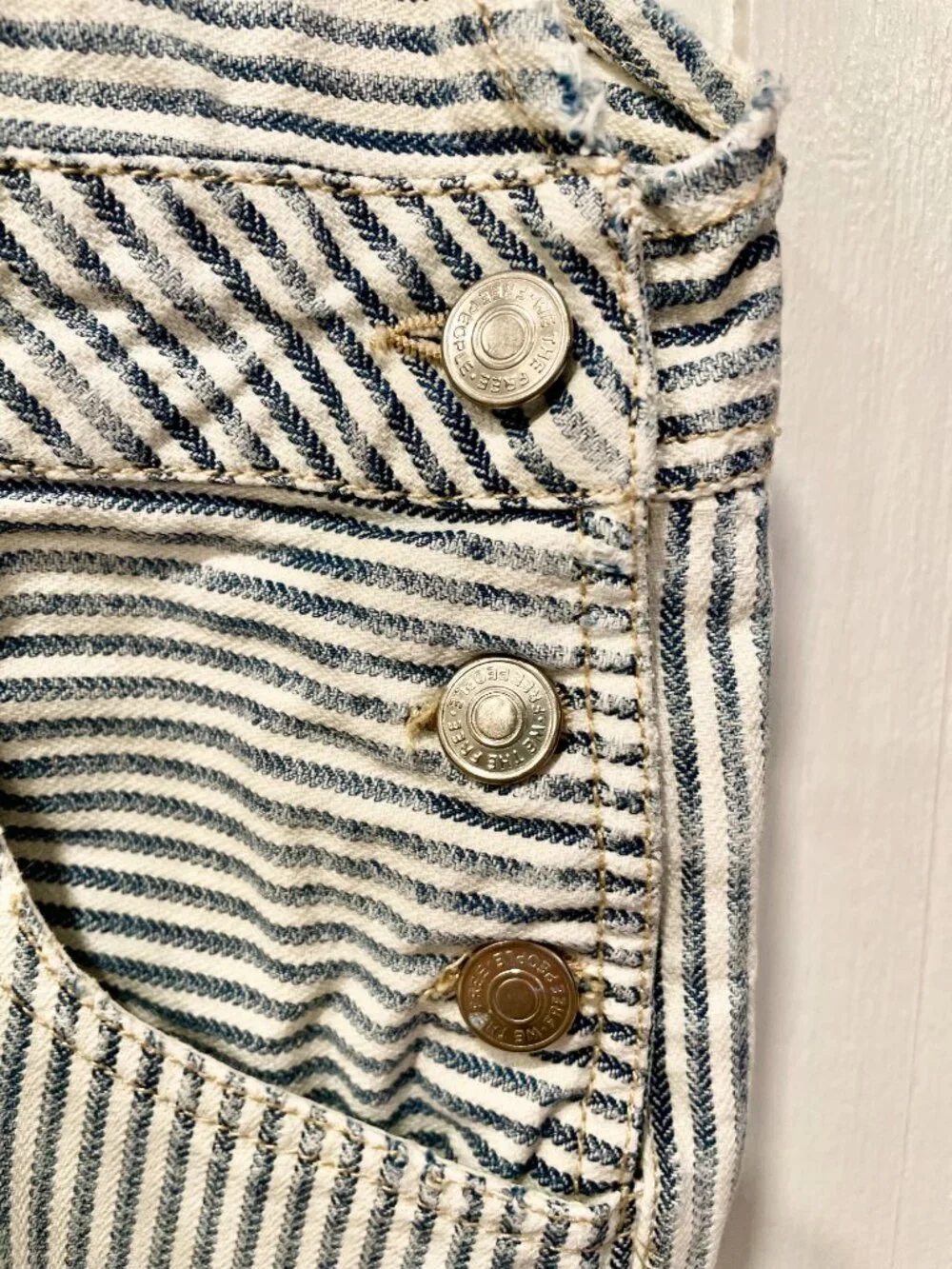 We The Free Ziggy Denim Shortalls Blue & White Stripe Distressed Size XS - Picture 6 of 8